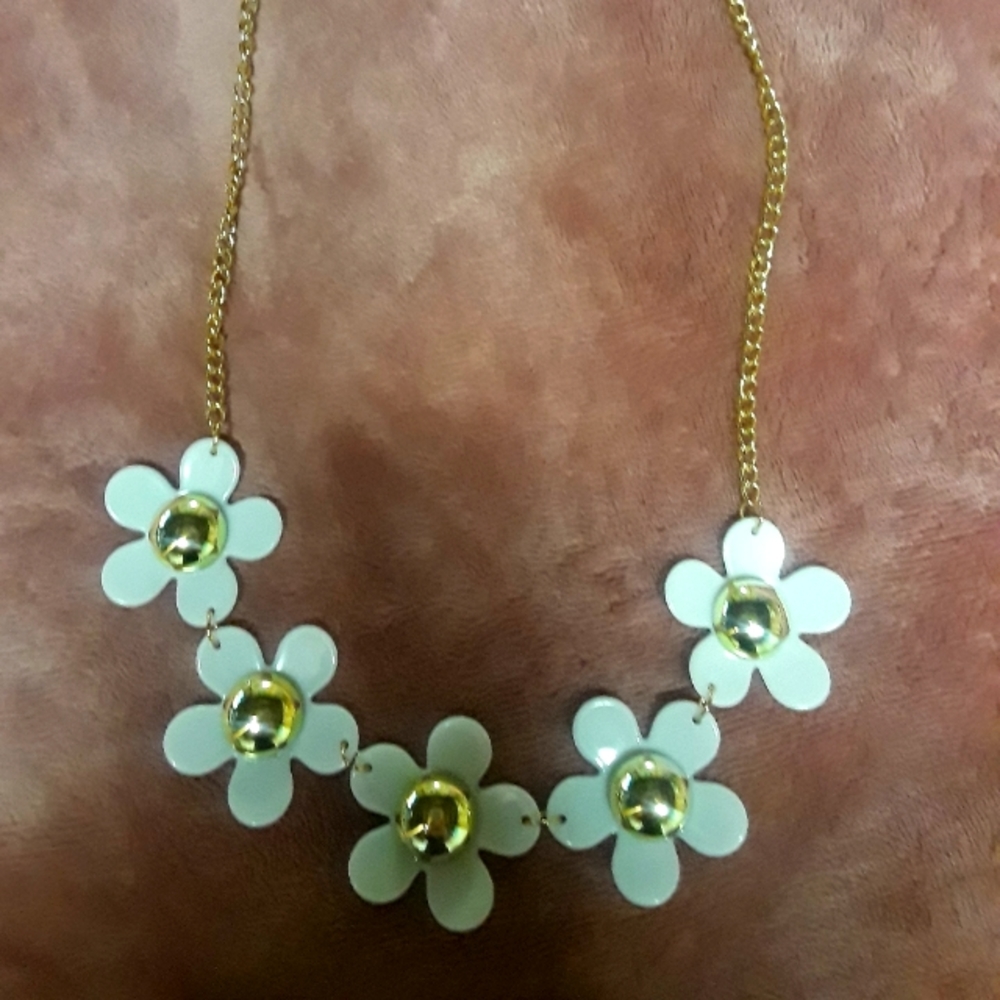 Flower necklace